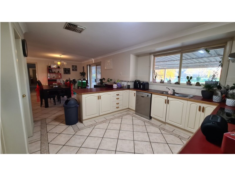 239 Nash Street, Parkes NSW 2870