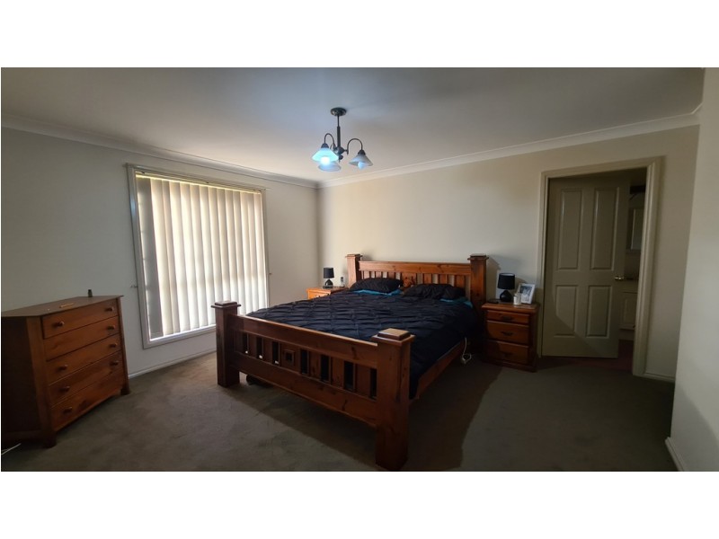 239 Nash Street, Parkes NSW 2870
