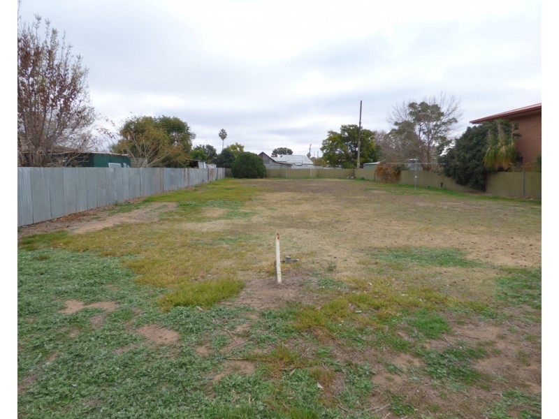 14 Renfree Street, Forbes NSW 2871