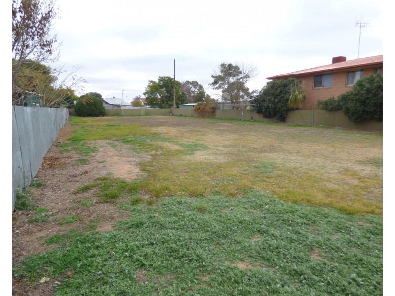 14 Renfree Street, Forbes NSW 2871