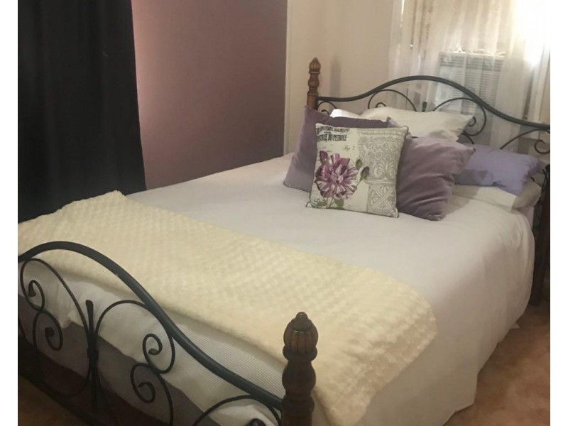 11 Keast Street, Parkes NSW 2870