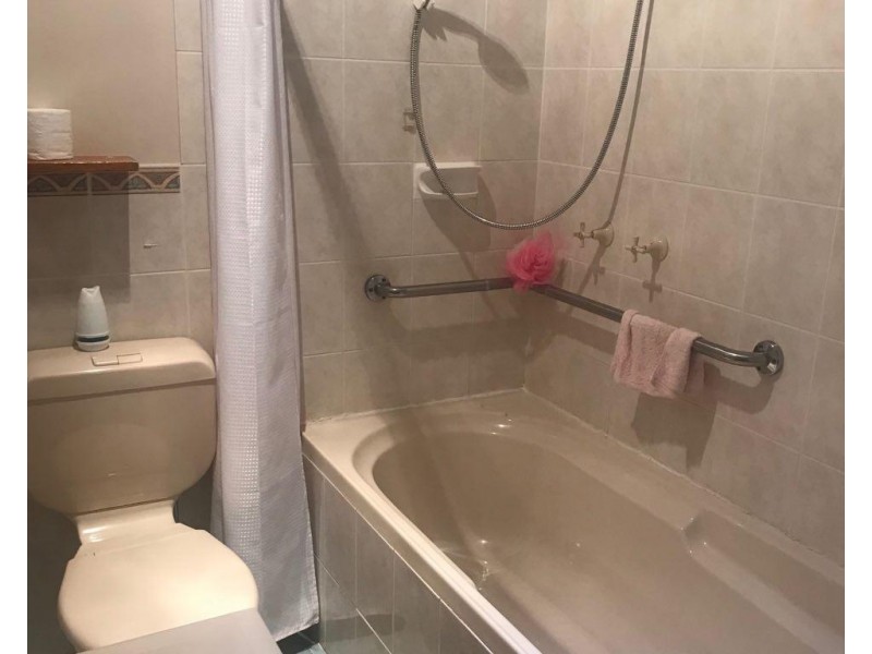 11 Keast Street, Parkes NSW 2870