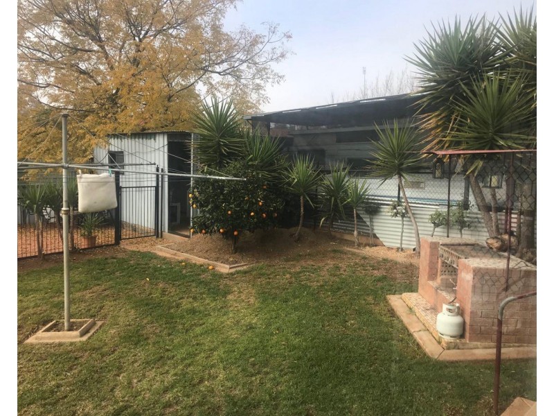 11 Keast Street, Parkes NSW 2870