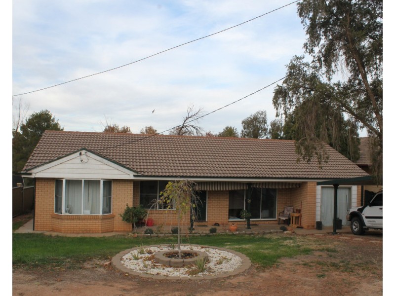 22 Officers Parade, Condobolin NSW 2877