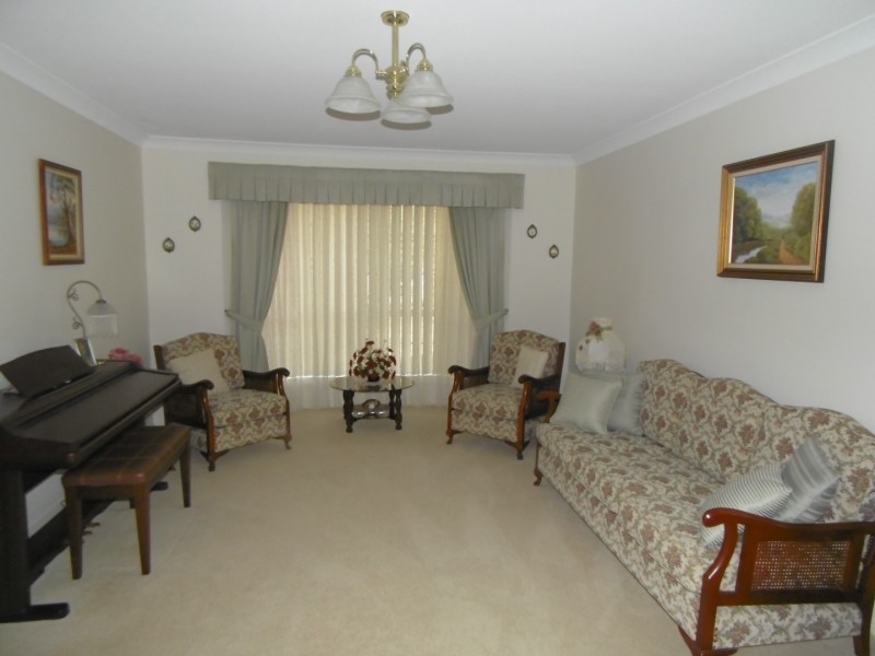 18 Jubilee Street, Parkes NSW 2870