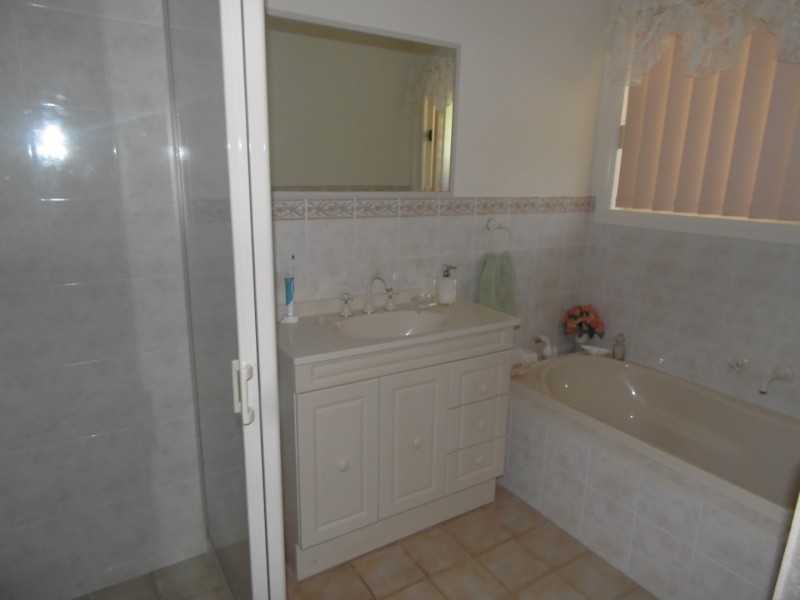 18 Jubilee Street, Parkes NSW 2870