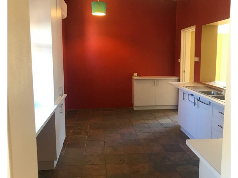 44 Victoria Street, Parkes NSW 2870