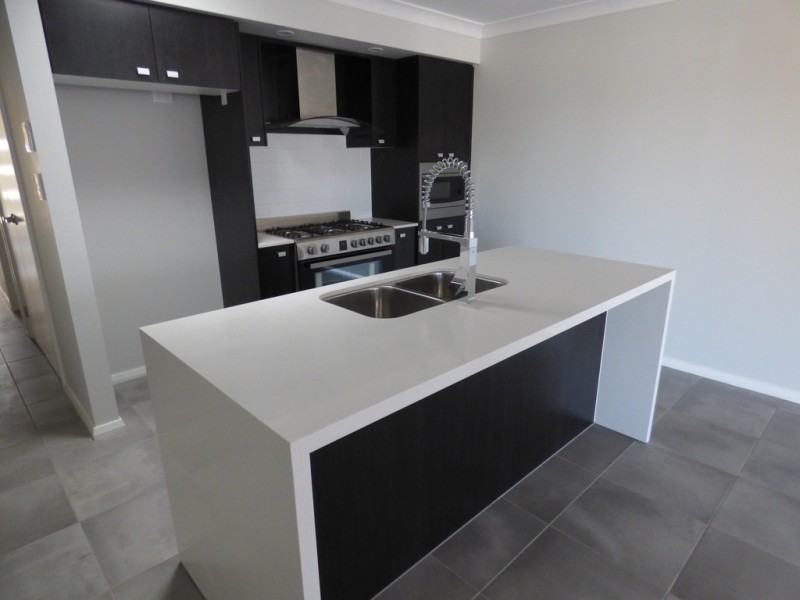 2a and 2b Dunstan Close, Forbes NSW 2871