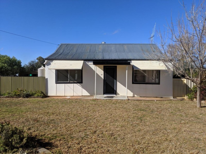 65 Close, Parkes NSW 2870