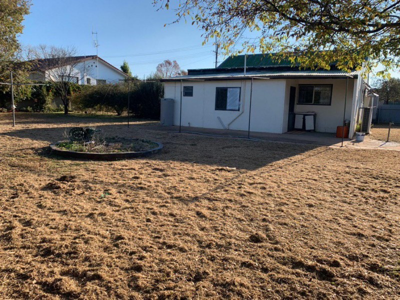 65 Close, Parkes NSW 2870