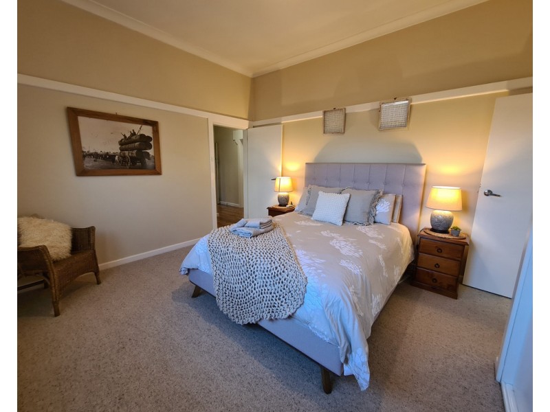 9 Phillip Street, Parkes NSW 2870