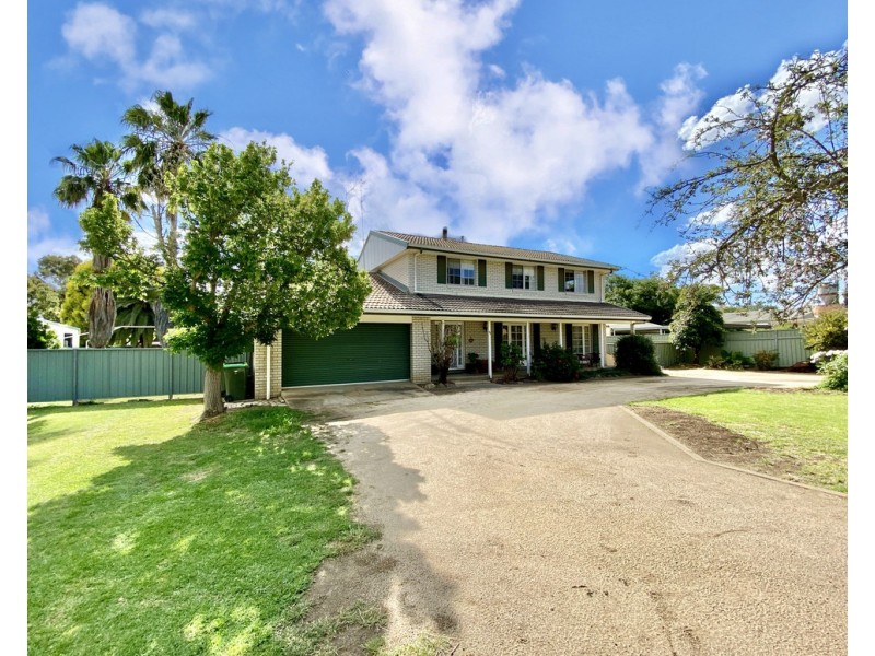 123 Flint Street, Forbes NSW 2871