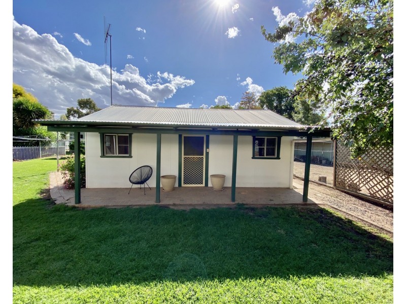 123 Flint Street, Forbes NSW 2871