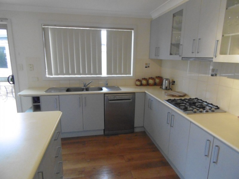 12 Noonan Street, Parkes NSW 2870
