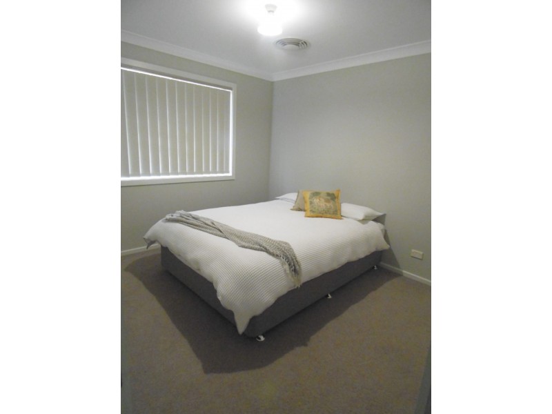 12 Noonan Street, Parkes NSW 2870