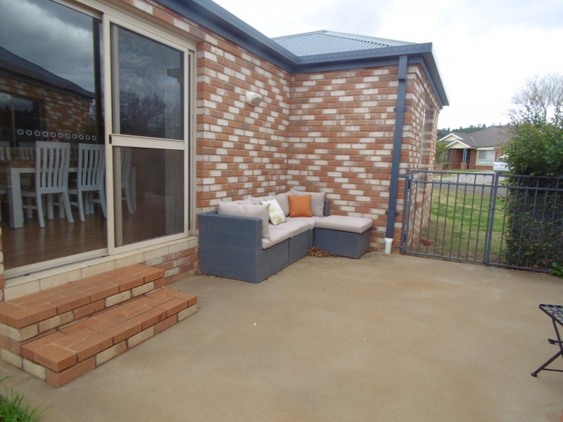 12 Noonan Street, Parkes NSW 2870
