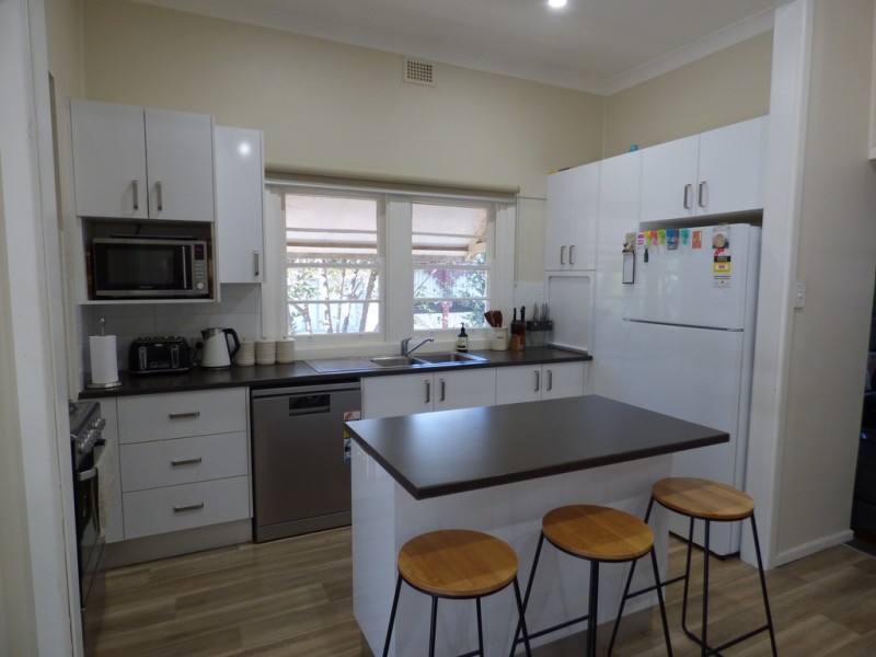 13 Underwood Street, Forbes NSW 2871