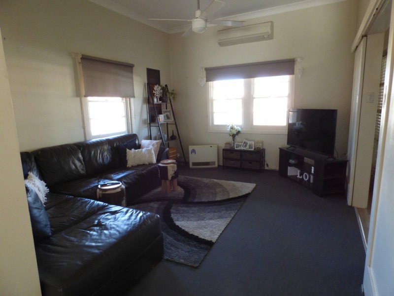 13 Underwood Street, Forbes NSW 2871