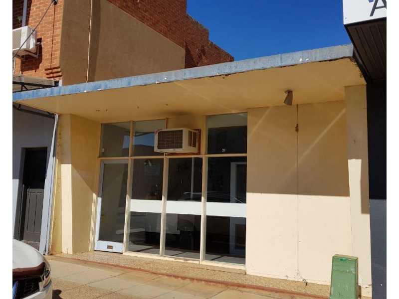 21 Court Street, Parkes NSW 2870