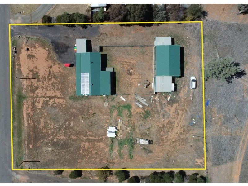 4 Light Horse Place, Parkes NSW 2870
