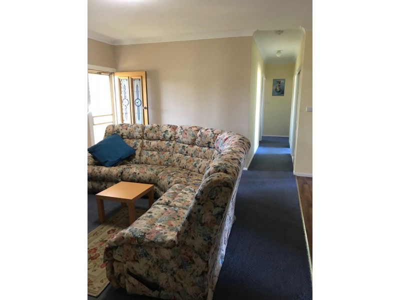 4 Light Horse Place, Parkes NSW 2870