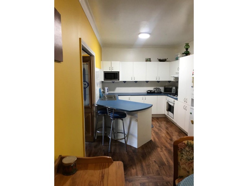 4 Light Horse Place, Parkes NSW 2870