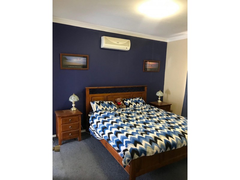4 Light Horse Place, Parkes NSW 2870