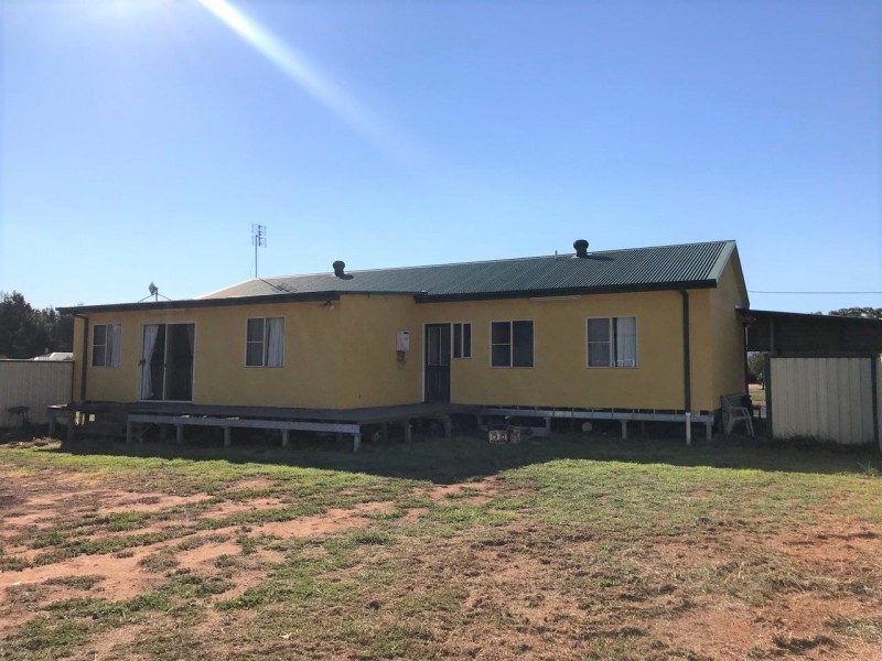 4 Light Horse Place, Parkes NSW 2870
