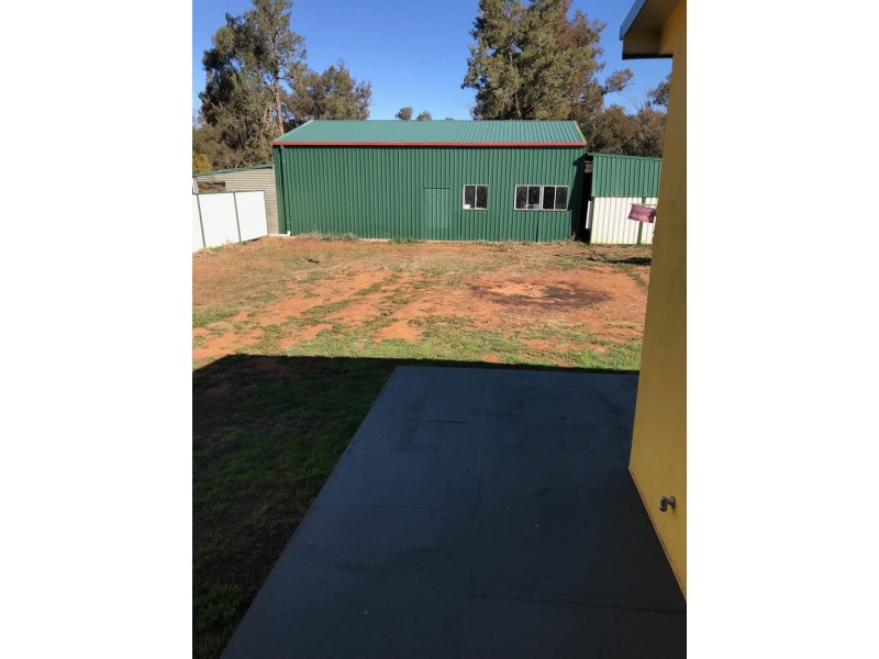 4 Light Horse Place, Parkes NSW 2870