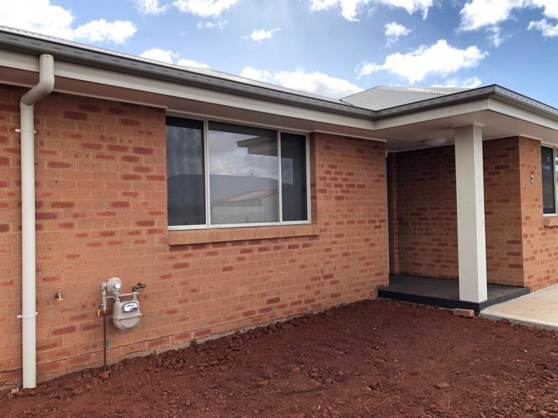 2/118 Currajong Street, Parkes NSW 2870