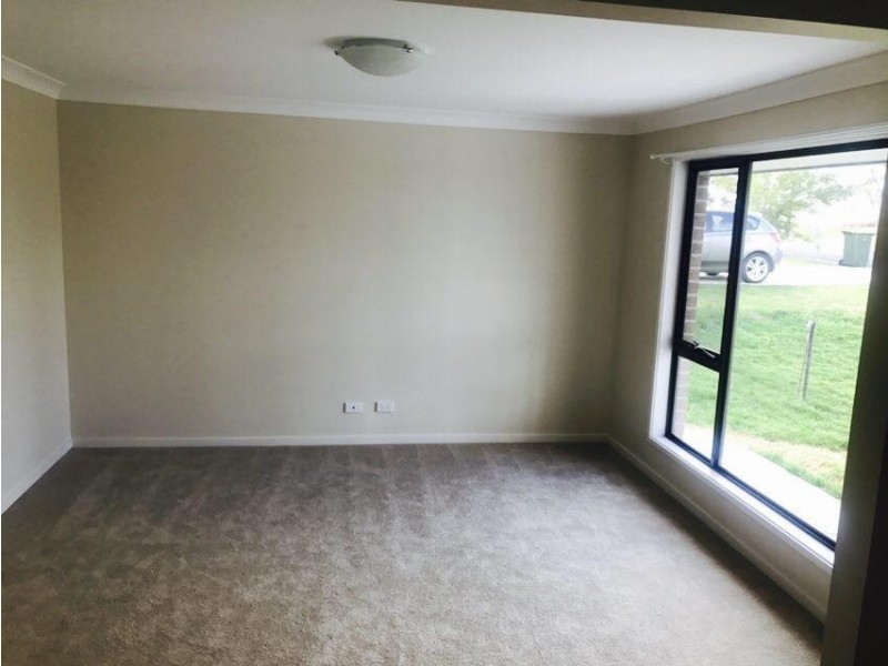 7 Rosewood Avenue, Parkes NSW 2870