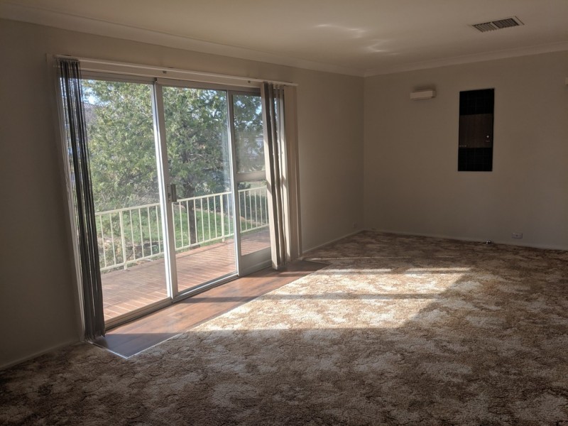 13 Evans Parade, Parkes NSW 2870