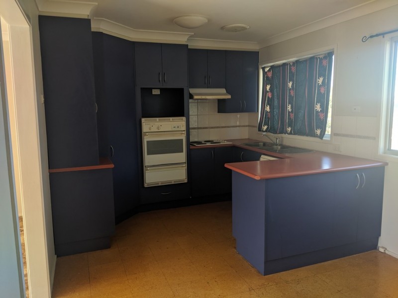 13 Evans Parade, Parkes NSW 2870