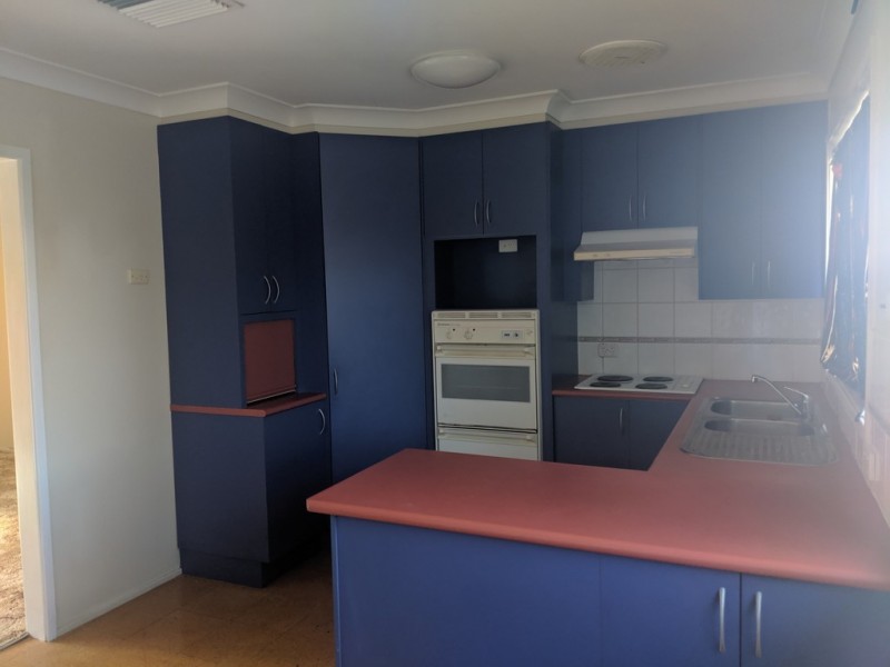 13 Evans Parade, Parkes NSW 2870