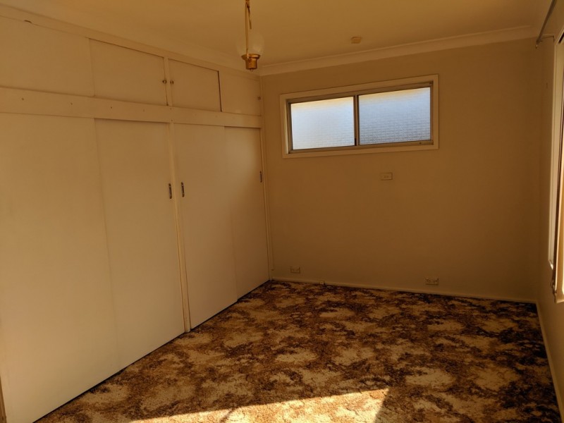 13 Evans Parade, Parkes NSW 2870