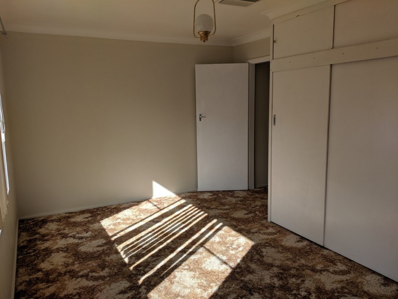 13 Evans Parade, Parkes NSW 2870