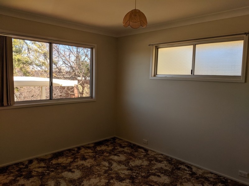 13 Evans Parade, Parkes NSW 2870