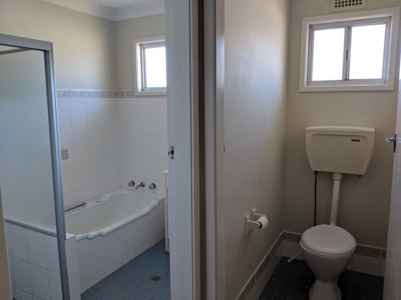 13 Evans Parade, Parkes NSW 2870