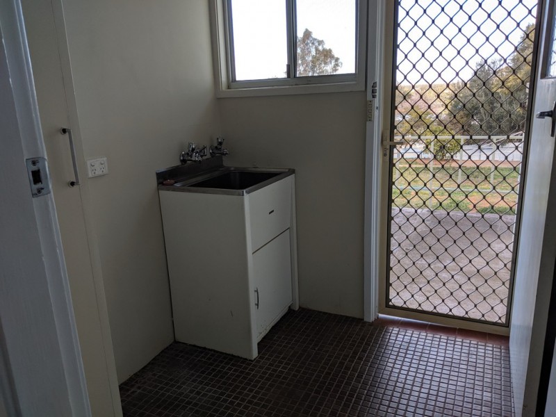 13 Evans Parade, Parkes NSW 2870