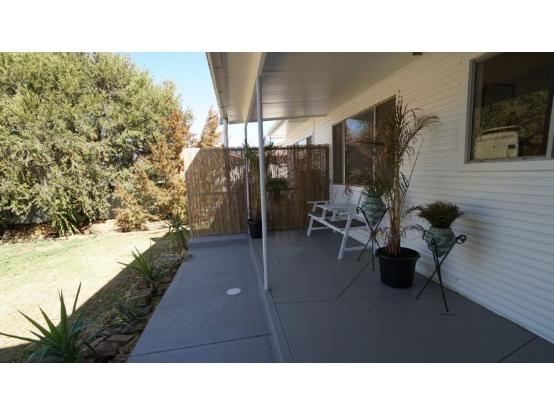 9 Elliot Street, Forbes NSW 2871