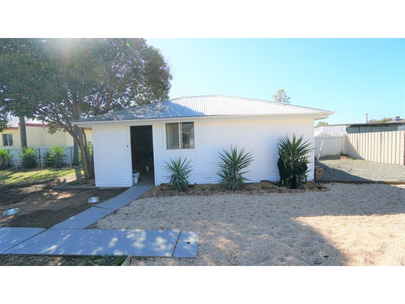 9 Elliot Street, Forbes NSW 2871