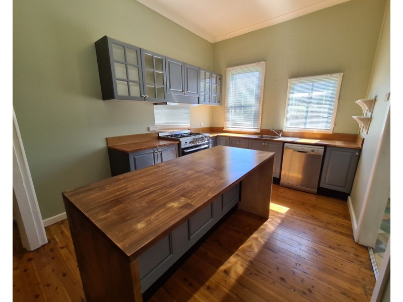 18 Wentworth Street, Parkes NSW 2870