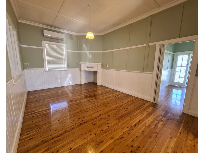 18 Wentworth Street, Parkes NSW 2870