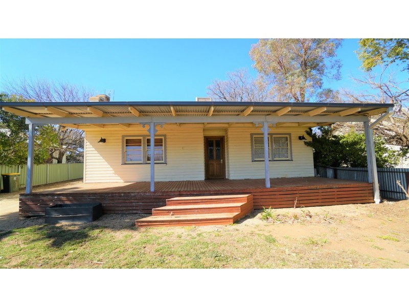 18 William Street, Forbes NSW 2871