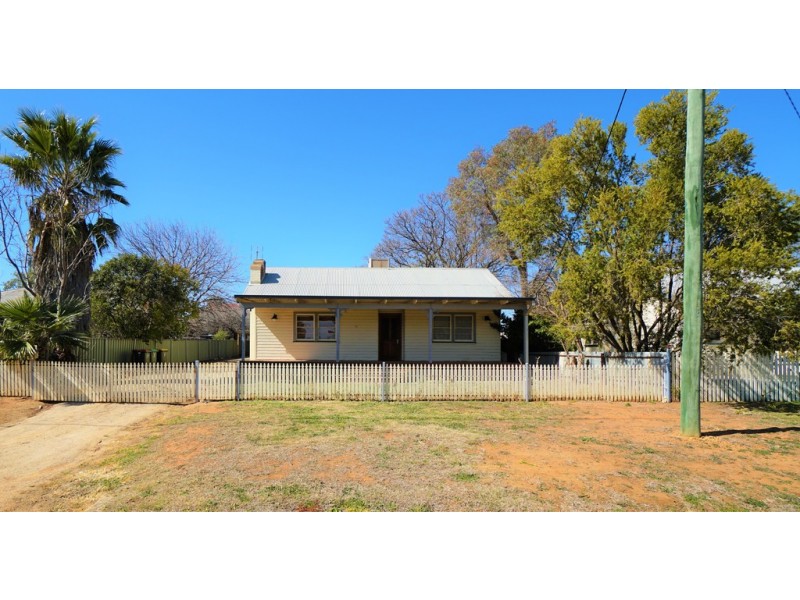 18 William Street, Forbes NSW 2871