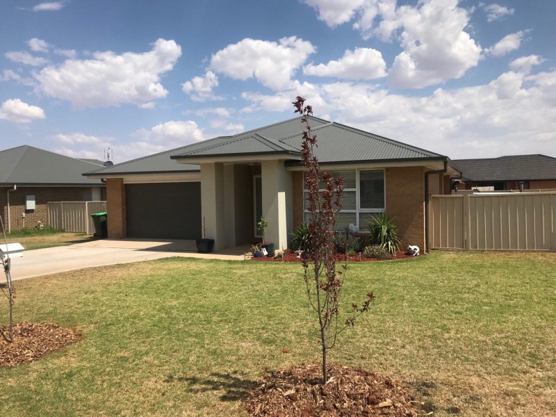 169 Condobolin Road, Parkes NSW 2870