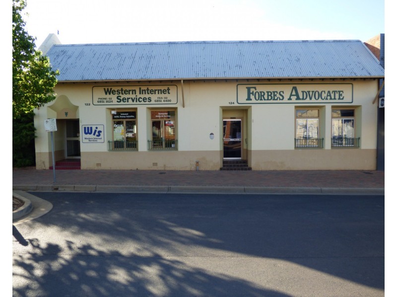 122-124 Lachlan Street, Forbes NSW 2871