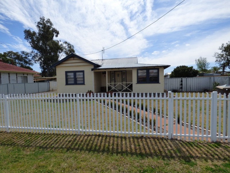 11 Thomson Street, Forbes NSW 2871