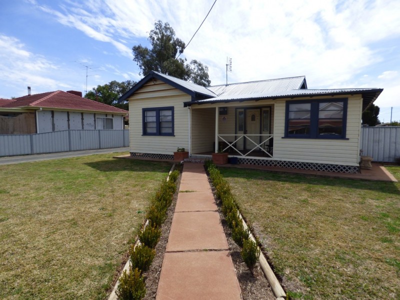 11 Thomson Street, Forbes NSW 2871