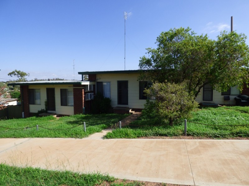 1-3/12 Bushman Street, Parkes NSW 2870